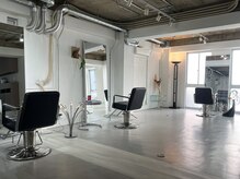 カミノリアル(CAMINO REAL)の雰囲気（広々とした店内でリラックスタイムを提供します。）