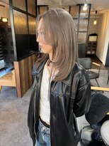 ミア(mia)      大人シアーベージュミニウルフボブミディアムレイヤー