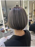 バレイヤージュカラーのショートボブ