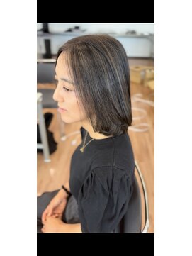 ディシェーレローブ(die Schere Lob) 白髪ぼかしハイライト