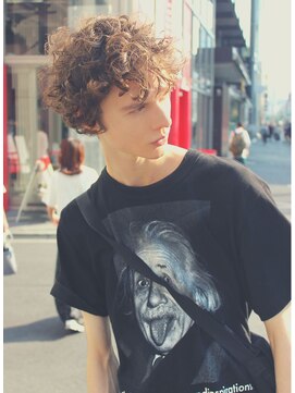 ジジバイワースホワイル(jiji by WORTH WHILE) 刈り上げセンターパートサーフカールフェザーパーママレットヘア