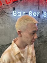 ウィスカーズ(Whiskers)&nbsp;blonde buzzcut