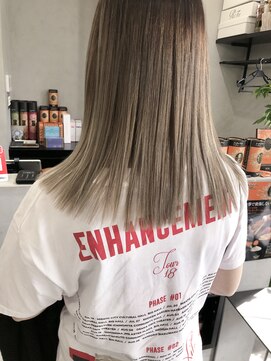 ローカス 昭島(Locus) ホワイトグレージュ/ホワイトアッシュ/ケアブリーチ