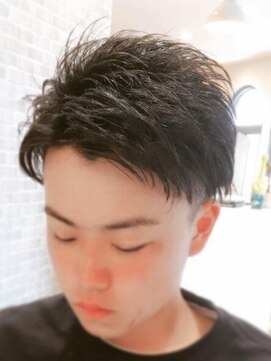 ラピッシュ 南三番町店(Lapish) 〈ラピッシュ南三番町店〉スキンフェードコンマヘアアップバング