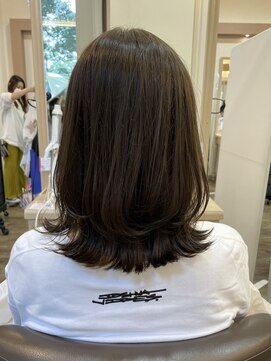 アルターリール(aL ter Rire) くびれミディアム×アッシュグレー/イルミナカラー/澤瑞絵