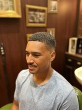 ブロートーキョーバーバーショップ 神田店(Bro Tokyo BARBERSHOP) 【神田】ベリーショートフェードスタイル