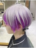 刈り上げ女子　インナーカラーパープルカラーマッシュショート