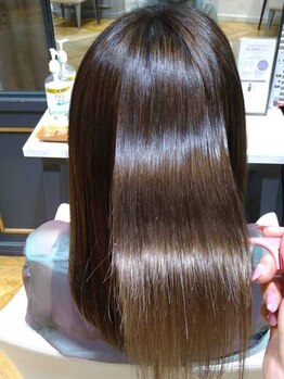 ピリナバイケーツー(Pilina by k-two)の写真/【門戸厄神】口コミ多数◎一人一人の髪の悩みに真剣に向き合いながら、髪質や骨格を見極めたカットを提供！