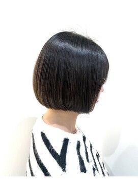 メゾンブラン アヴェダ(Maison Blanc AVEDA) 暗髪ボブ