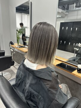 レブ 四条烏丸(Reb,) 外ハネボブ×バレイヤージュ