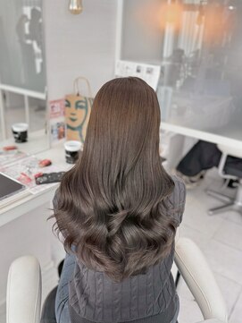 キャパ(CAPA) 透明感グレージュロング