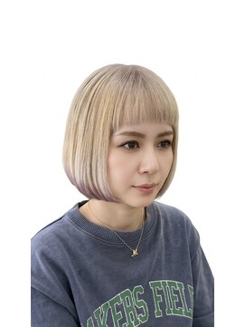 アヴニール アックス(Avenir axe) ボブ／ミニボブ／裾カラー／ハイトーン