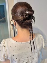 アンニュ(annuy)&nbsp;ヘアセット お呼ばれヘア 編みおろし 結婚式 ブラウンカラー