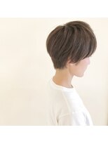 デフィー(DEFY)&nbsp;カーキベージュのショートスタイル