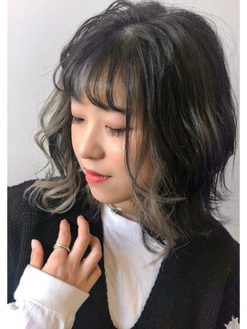 ウシワカマル ミライ(USHIWAKAMARU MIRAI) 派手すぎない、大人かわいいインナーカラー