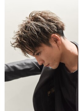 リップス レイ ギンザ(LIPPS Ray GINZA) ソフトツイストナチュラルツーブロック刈り上げショート