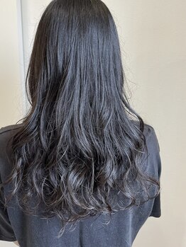 92％天然由来のヘアカラーで心地よく艶やかに。自然の力を活かしたヴィラロドラカラーを使用♪