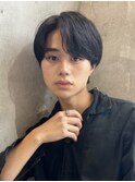 黒髪ナチュラルセンターパート