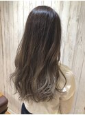 カーキーグレージュ×グラデーションカラー