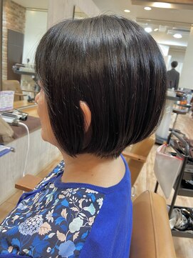 ヴィサージュクルー(VISAGE crew) 丸みのあるショートデザイン!