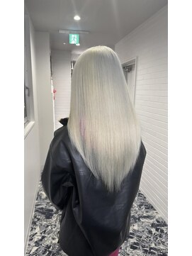 ブランシスヘアー(Bulansis Hair) ホワイトベージュ