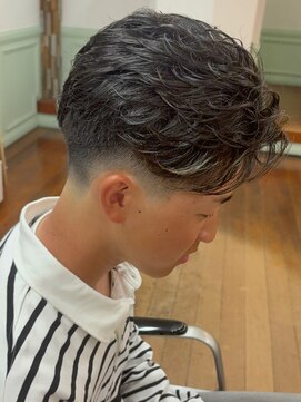 フラッシュパック(FLASH PACK) フェザーパーマ/フェザーショート/フェード