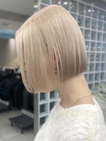 サンクマーケット 渋谷(cinq MARKET)&nbsp;渋谷ブリーチカラータッセルボブ顔周りレイヤー切りっぱなしボブ