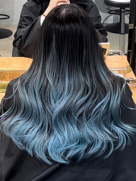 ネハス(nehus.) バレイヤージュ/ホワイトグレージュ/レイヤーカット