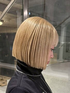 ヲタク(wotaku.) ミルクティーベージュダブルカラーケアブリーチハイトーンボブ