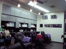 ヘアースタジオ エンジェル(Hair Studio Angel)の雰囲気（内装西面です。準備室が見えます。）