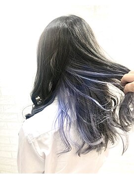 ジーナ 新宿(Zina) ブルーシルバーインナーカラー【Zina新宿 木暮 莉茉奈】