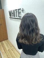 アンダーバーホワイト 南海難波店(_WHITE)&nbsp;グレージュカラー