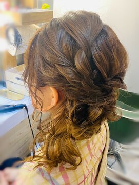 ヘアメイク エンカレッジ(HAIR MAKE encourage) 大人ルーズ サイドアップ