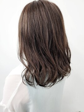 ゴットラトゥール(GOTTO LATOUR) 大人可愛いふんわりカール外国人風ハイトーンベージュカラー