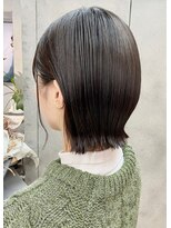 アッシュブラウン×大人ガーリー外はね切りっぱなしボブ