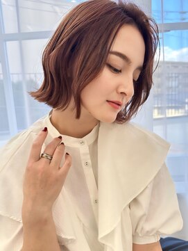 デューヘアー(due hair) フリンジウェーブ　くびれヘア　アプリコットオレンジ