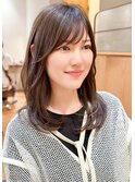 前髪ありミディアムインナーカラー小顔ウルフカット20代30代40代