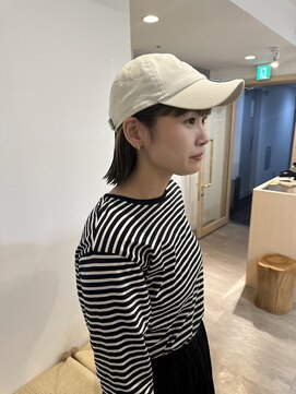 エイチ 梅田(H) レイヤーミニウルフチェリーブラウンショート美髪前下がりボブ