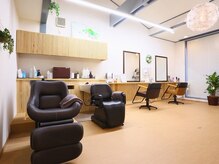 トゥルーイチロク(True16)の雰囲気（＊ほっと一息＊フルフラットのシャンプー台で身体の負担を軽減）