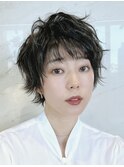 外ハネ ショートヘア