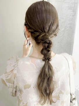 メゾンドムニ 恵比寿(Maison de MUNi) ふんわり秋カラーお呼ばれスタイル編みおろしグレージュ