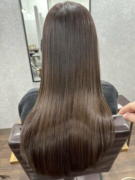 イリ 梅田(ili) インナーカラー/ハイライト/縮毛矯正/レイヤーカット/髪質改善
