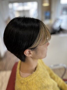 サクラ(SAKURA) 顔周りハイトーン個性派ショート