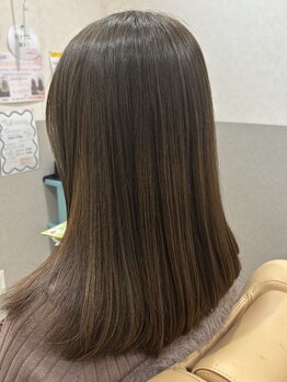 モアプラスビューティーサロン(MORE+ beauty salon)の写真/ReFaドライヤーのセルフブローメニューあり◎お手頃価格で通いやすいからいつでも美髪をキープ☆