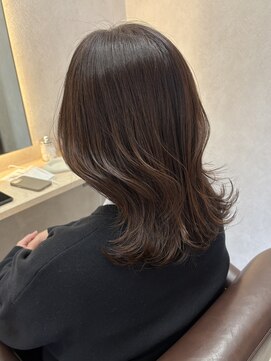 セライロ 千葉(celilo) くびれミディアム レイヤーカット ナチュラルブラウン【momoka】