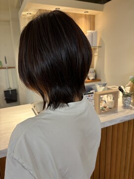 ラナ(LANA) レイヤーボブ×縮毛矯正×白髪染めで扱いやすい艶髪に◯