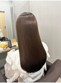 セミロングのブラウンカラー×毛先まで潤う上質な仕上がり