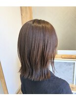 ビオラス(BIOLUS)&nbsp;透明感あるベージュカラーで今時な切りっぱなしボブに！