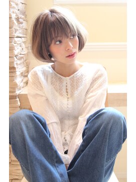 レウナ 外苑前(Reuna) メルトカラー　毛先ニュアンスボブ　ノームコア