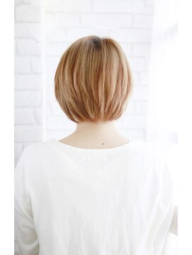 オティアプラスエヌ(OTTIA+n) 20代30代40代 リラクシング大人ショート【松山】